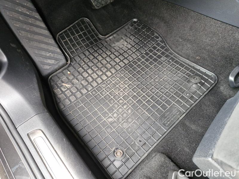  Volkswagen  Passat  Variant (CB5) (2019) Pas.Var.2.0TDI 110 Elegance AT #16