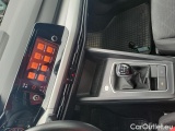  Volkswagen  Golf  VII Variant  (BV5)(2017->) Var.1.0TSI 81 Life 5d #8