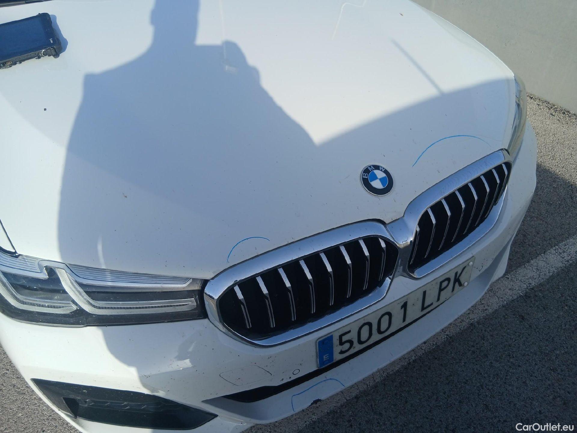  Bmw  Serie 5 BMW  / 2020 / 5P / familiar 520dA Touring #24