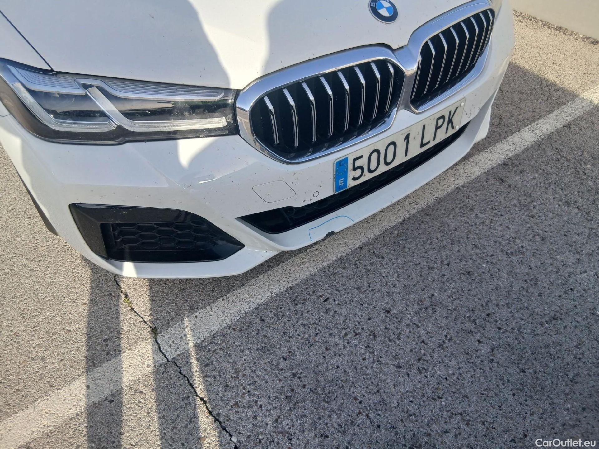  Bmw  Serie 5 BMW  / 2020 / 5P / familiar 520dA Touring #2