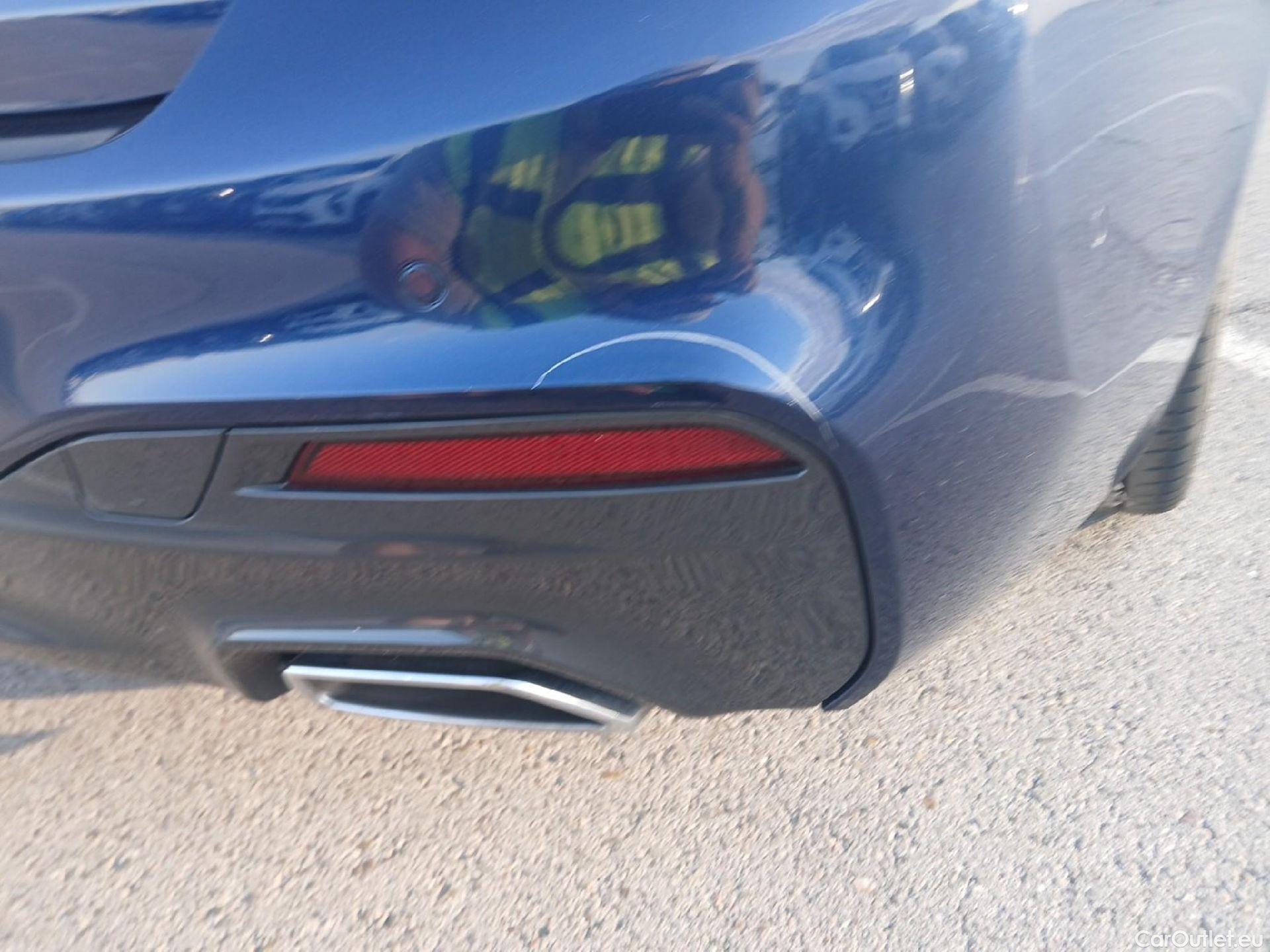  Bmw  Serie 5 BMW  / 2016 / 4P / sedán 520iA #12