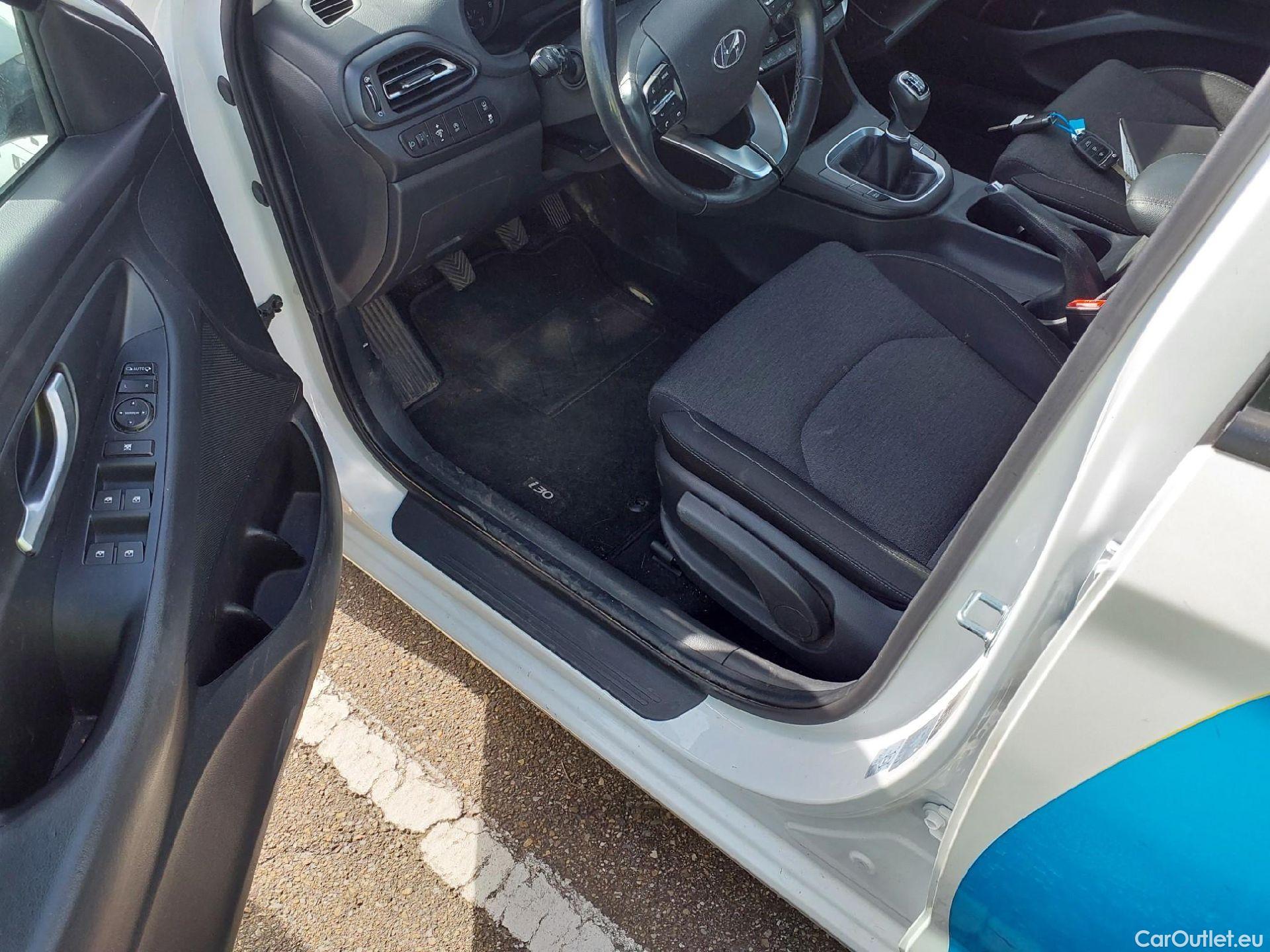  Hyundai  i30 HYUNDAI  / 2020 / 5P / berlina con portón 1.0 TGDI 48V Klass #8