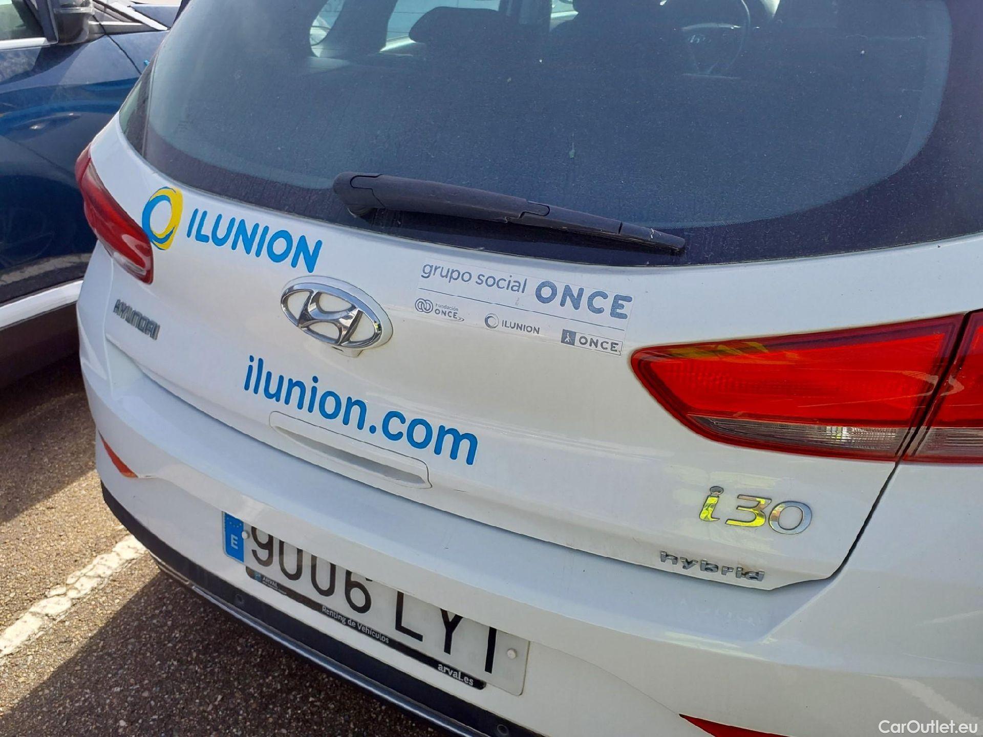  Hyundai  i30 HYUNDAI  / 2020 / 5P / berlina con portón 1.0 TGDI 48V Klass #26