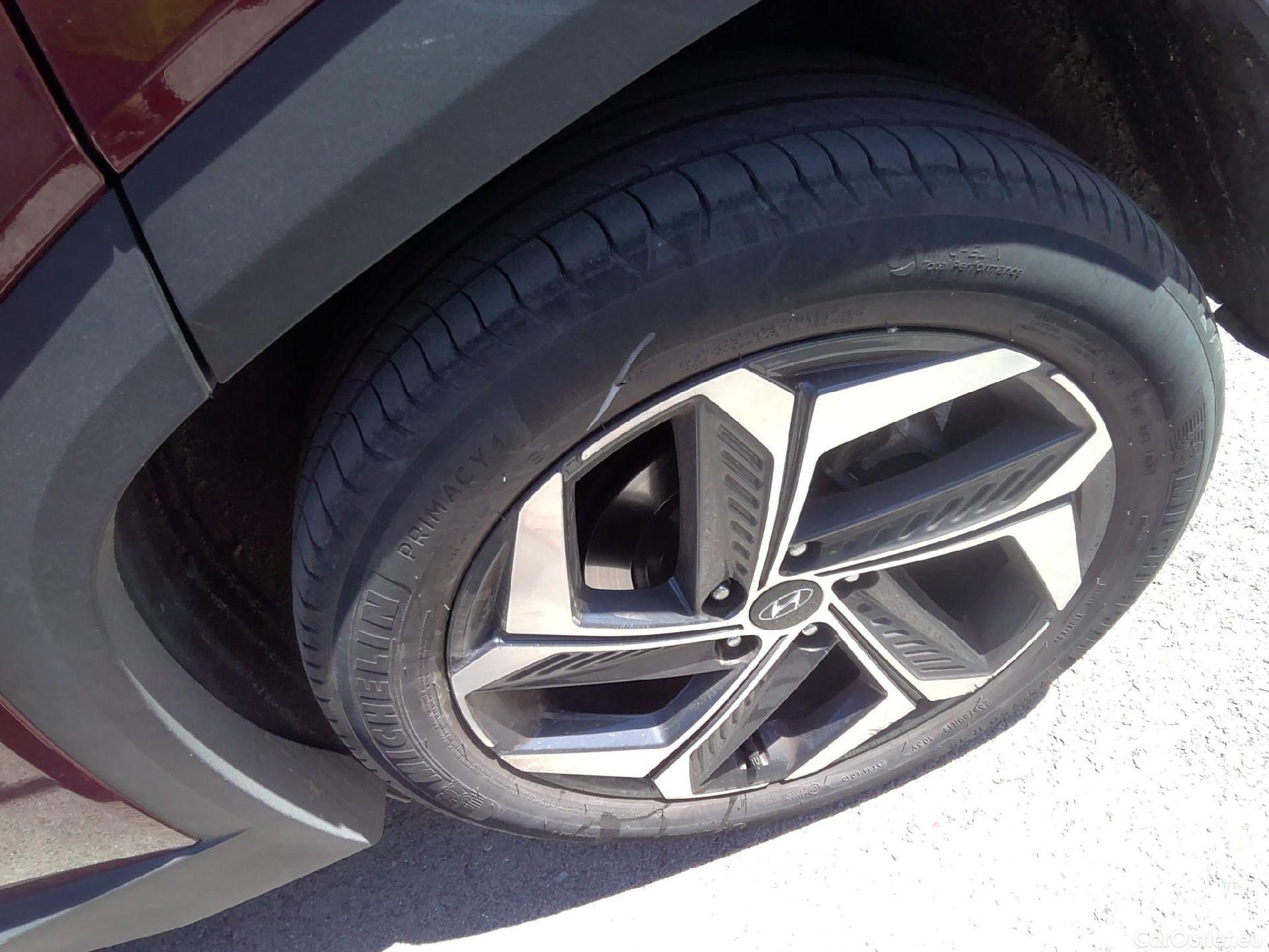  Hyundai  Tucson HYUNDAI  / 2020 / 5P / todoterreno 1.6 TGDI PHEV 195kW Tecno Sky Auto 4x4 #20