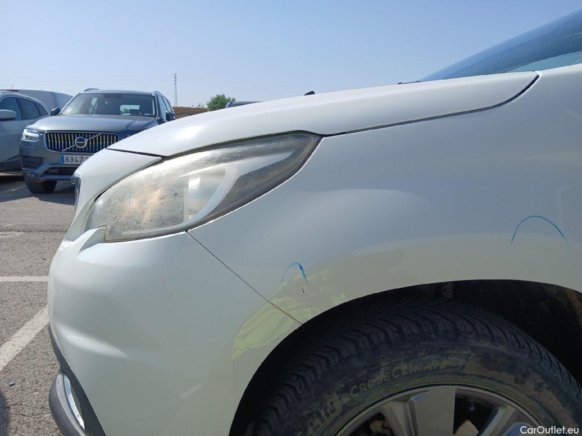  Peugeot  2008 PEUGEOT  / 2016 / 5P / todoterreno Style 1.2L PureTech 60KW (82CV) S&S #16