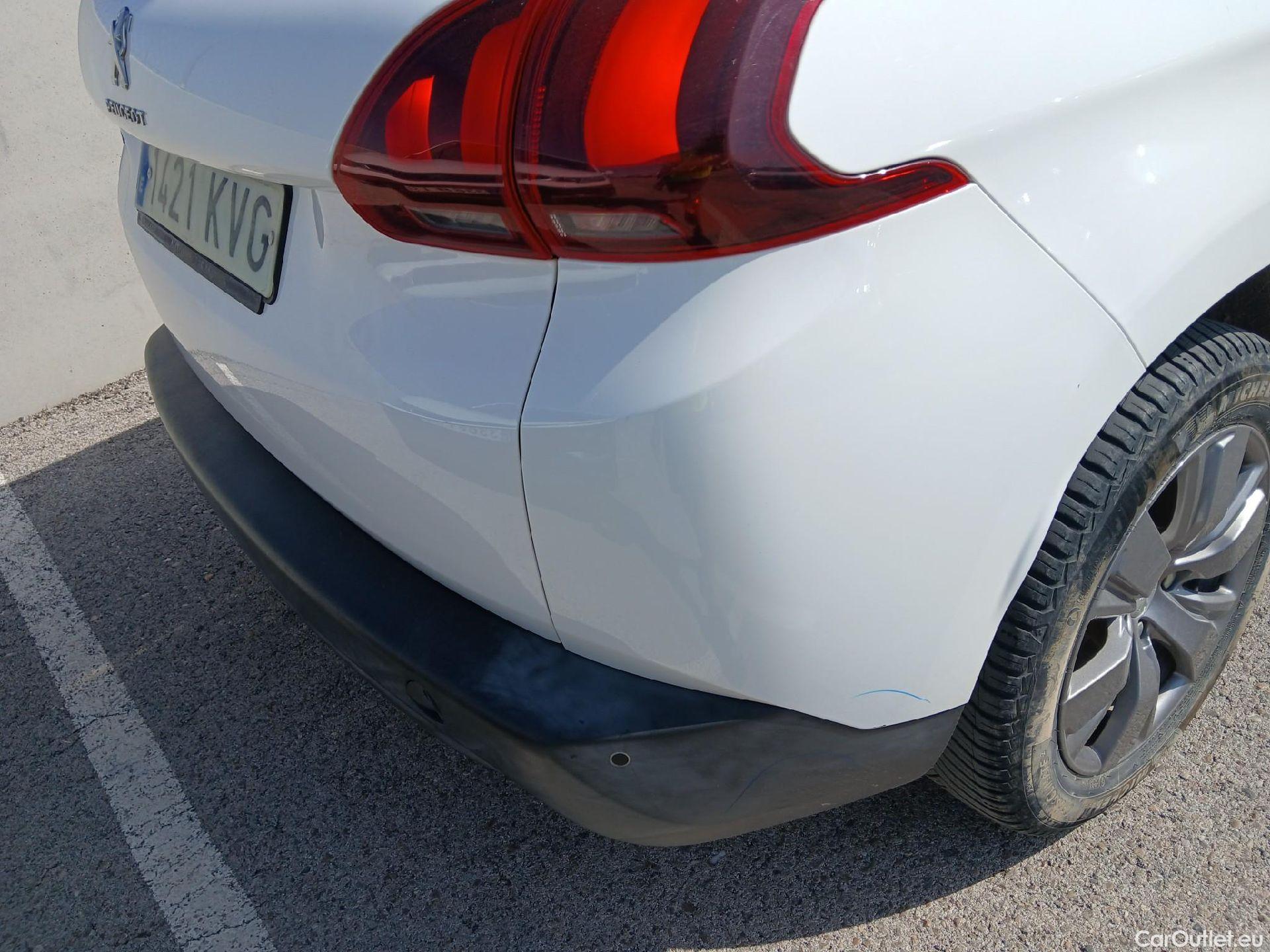  Peugeot  2008 PEUGEOT  / 2016 / 5P / todoterreno Style 1.2L PureTech 60KW (82CV) S&S #30