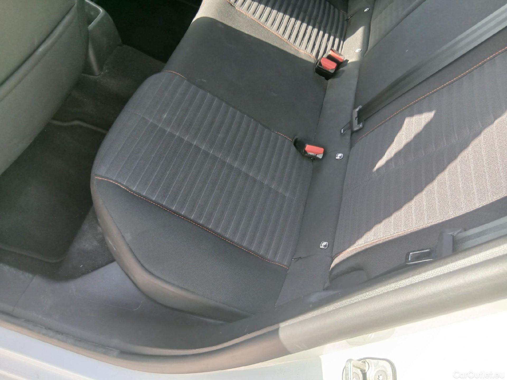  Peugeot  208 PEUGEOT  / 2019 / 5P / berlina con portón BlueHDi 73kW (100CV) Active #36