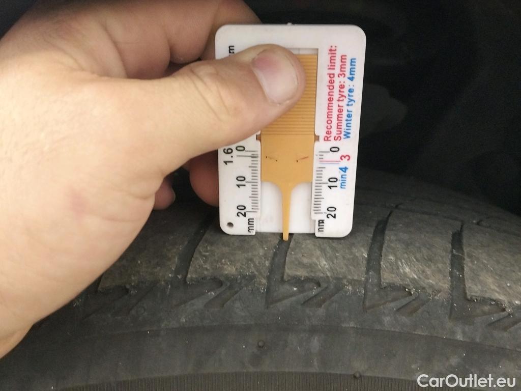  Nissan  Juke NISSAN  / 2019 / 5P / crossover DIG-T 84 kW (114 CV) DCT 7 V N-Connecta (AC2) #2