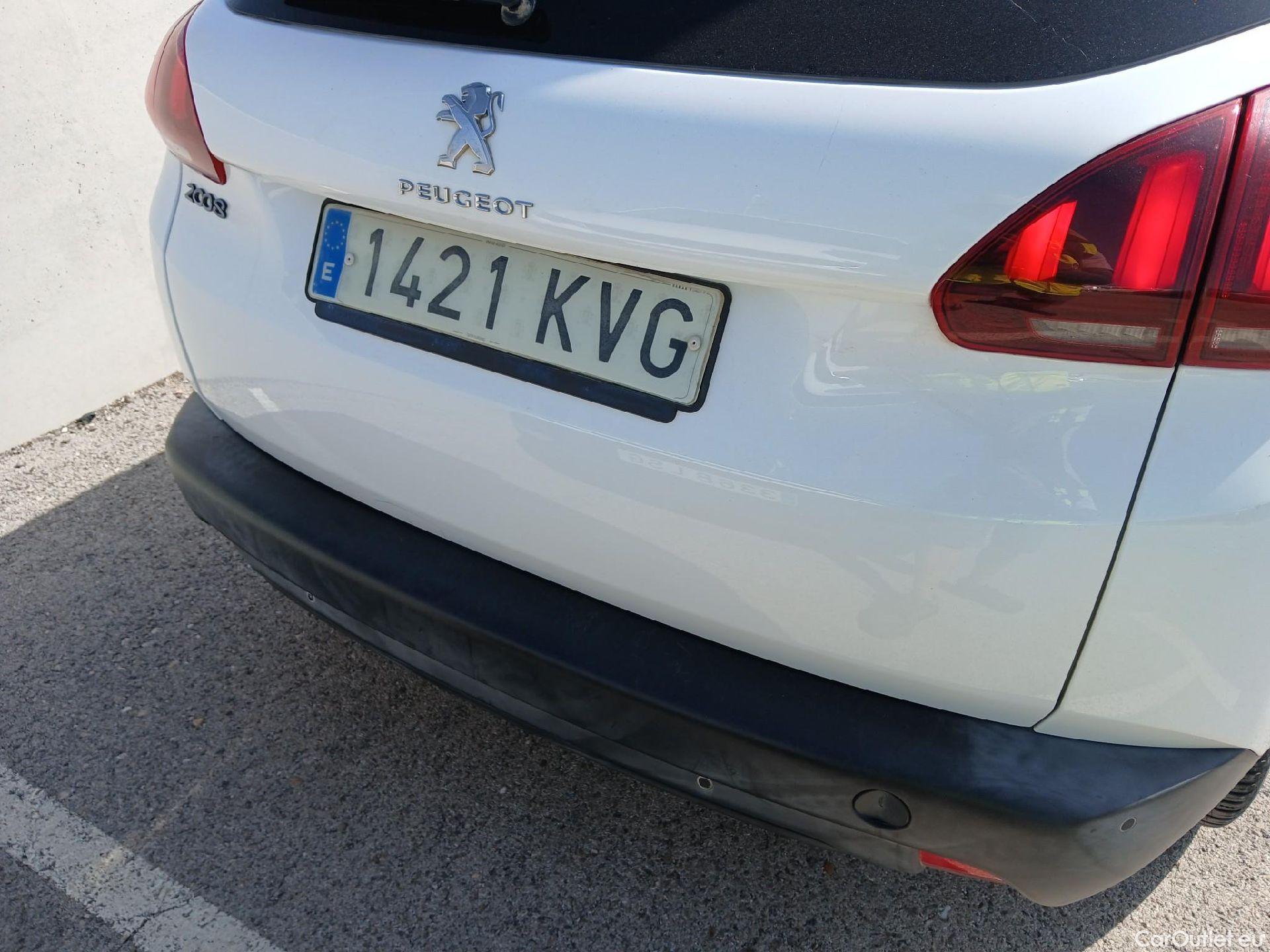  Peugeot  2008 PEUGEOT  / 2016 / 5P / todoterreno Style 1.2L PureTech 60KW (82CV) S&S #27