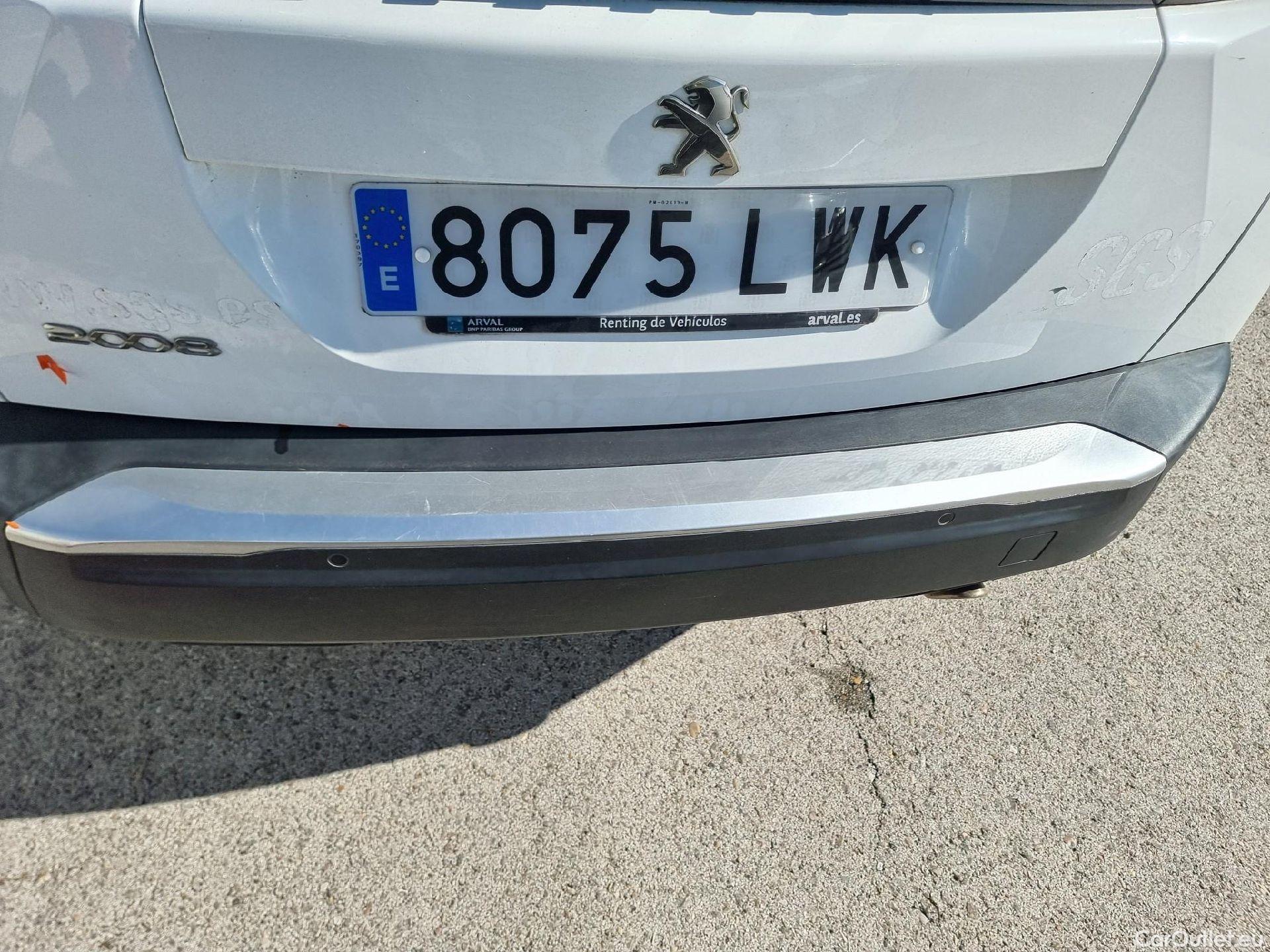  Peugeot  2008 PEUGEOT  / 2019 / 5P / todoterreno Allure BlueHDI 81kW (110CV) #25