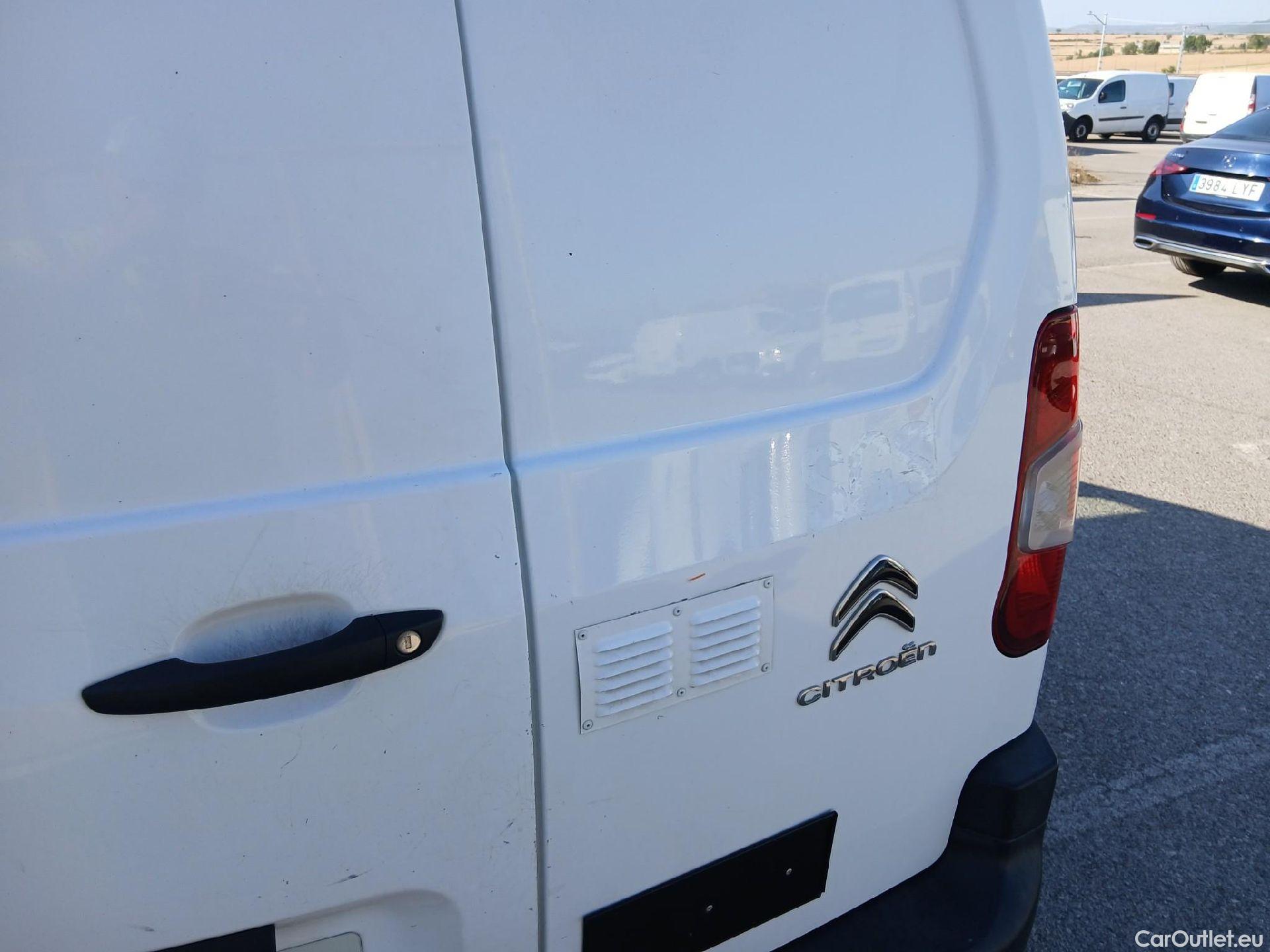  Citroen  Berlingo CITROEN  / 2018 / 3P / furgón derivado de turismo Talla M BlueHDi 100 CONTROL #19