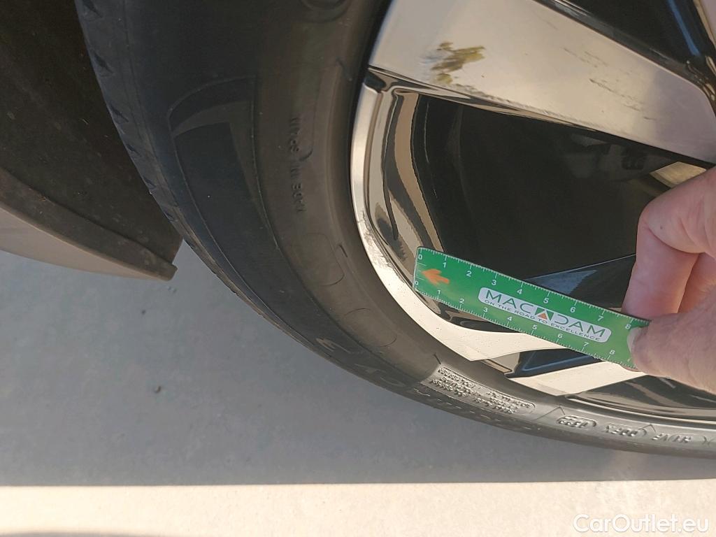  Toyota  C-HR TOYOTA  / 2019 / 5P / todoterreno 1.8 125H Advance #11