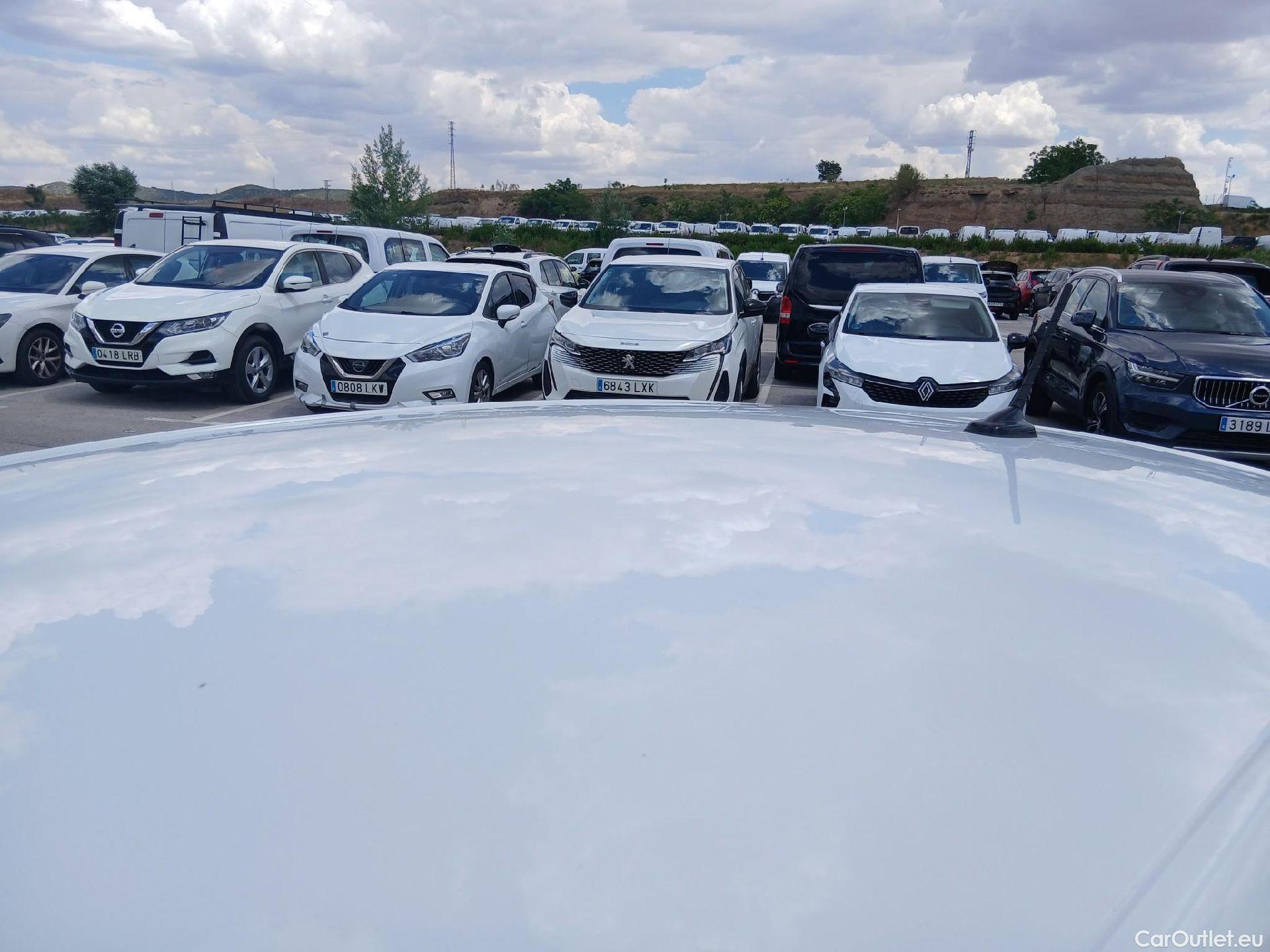  Volkswagen  Polo VOLKSWAGEN  / 2017 / 5P / berlina con portón United 1.0 TSI 81kW (110CV)(SP) #13