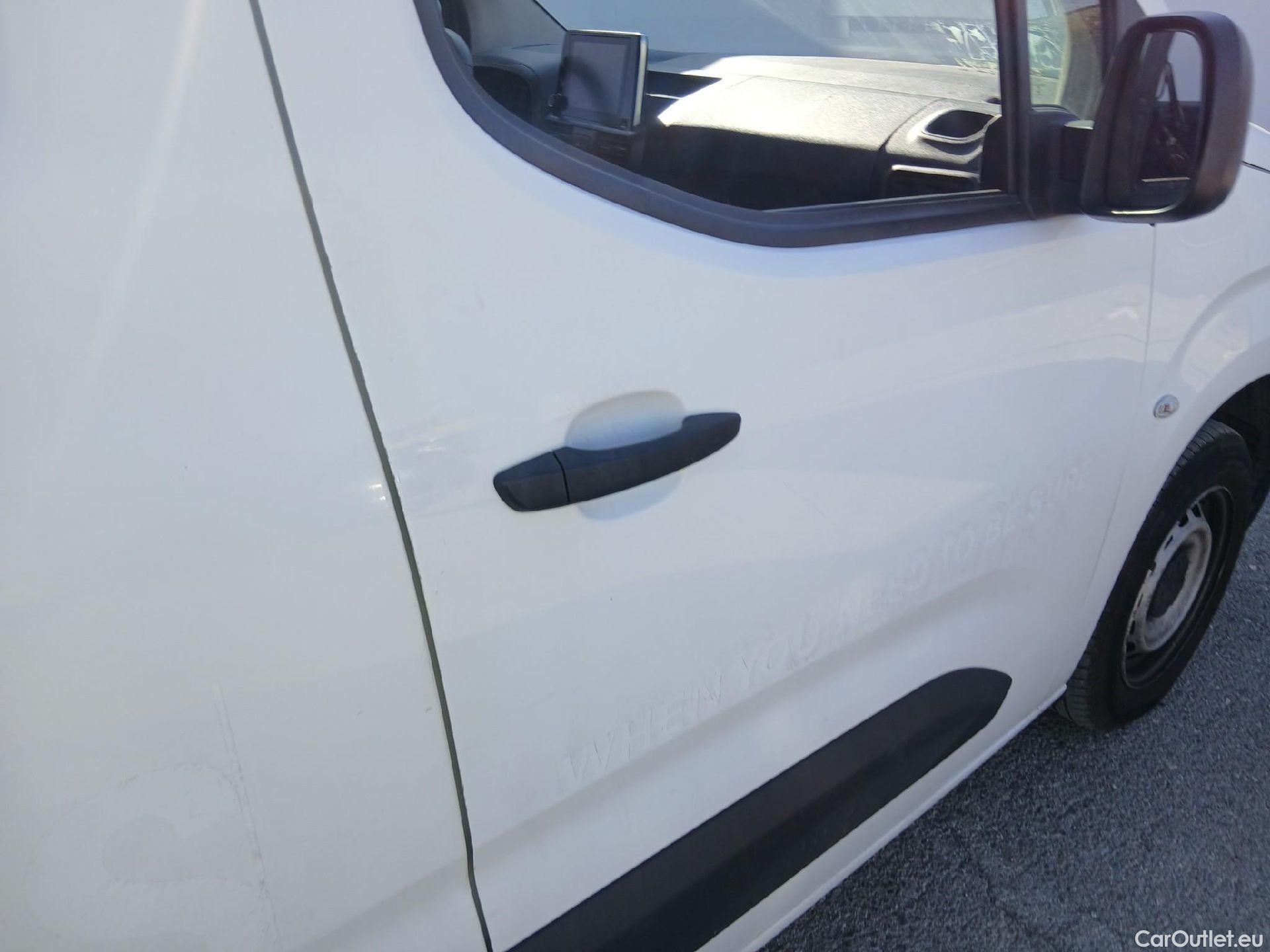  Citroen  Berlingo CITROEN  / 2018 / 3P / furgón derivado de turismo Talla M BlueHDi 100 CONTROL #23