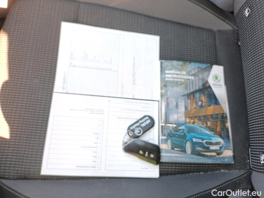  Skoda  Octavia SKODA  / 2020 / 5P / berlina con portón 2.0 TDI 85kW (115 CV) Manual Ambition #1