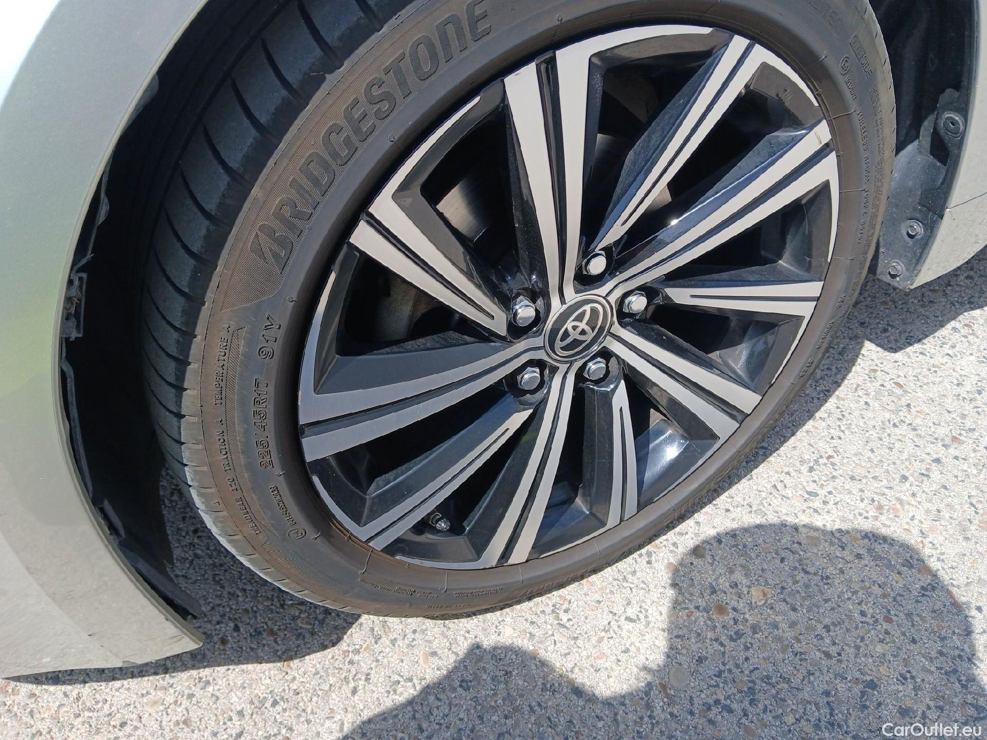  Toyota  Corolla TOYOTA  / 2019 / 5P / familiar 1.8 125H STYLE E-CVT TOURING SPORT #11