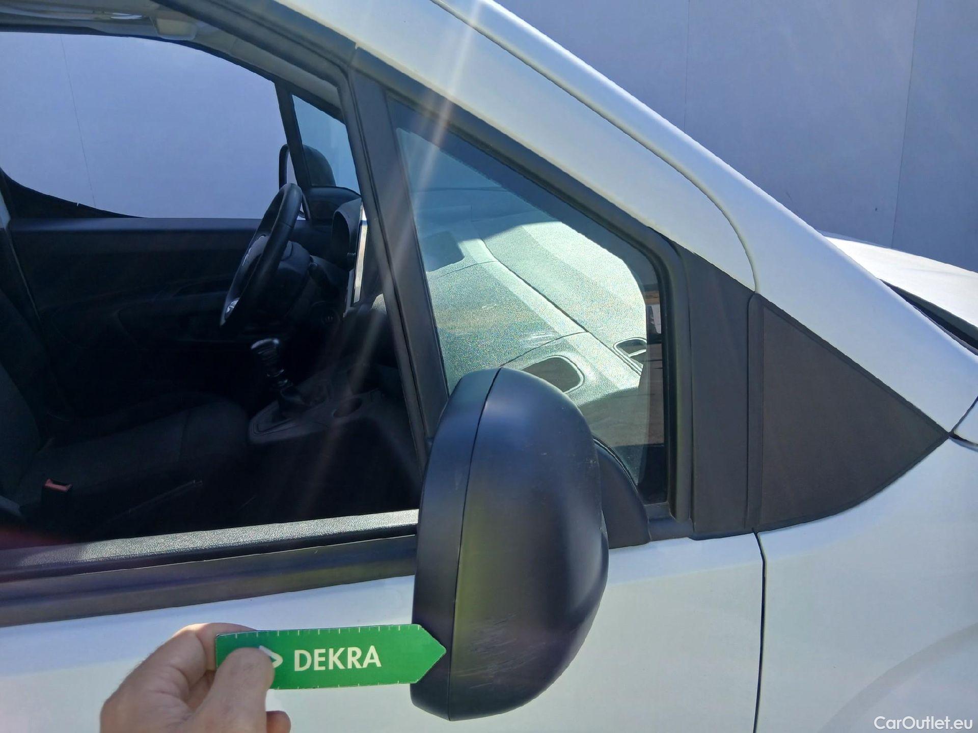  Citroen  Berlingo CITROEN  / 2018 / 3P / furgón derivado de turismo Talla M BlueHDi 100 CONTROL #25