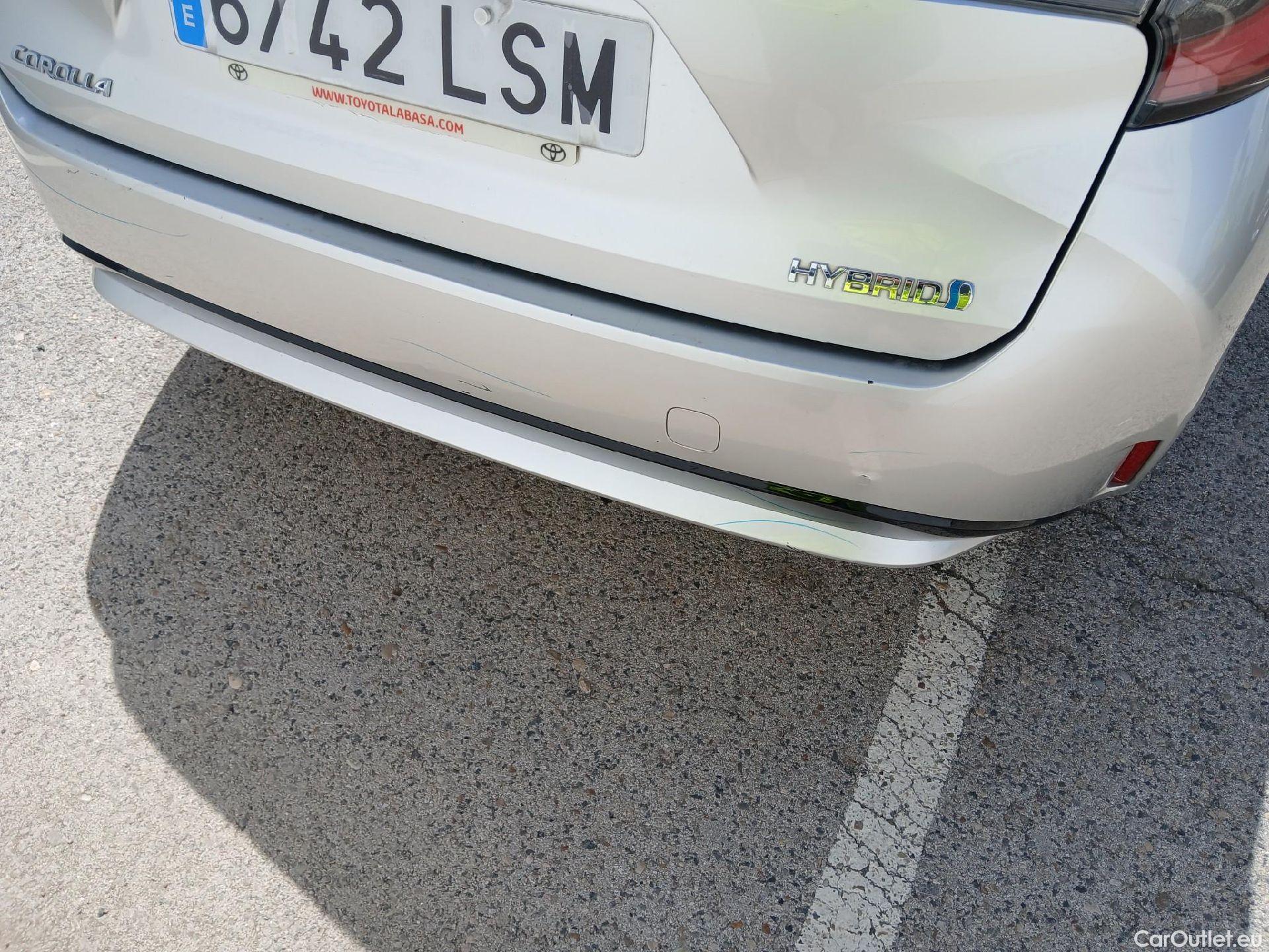  Toyota  Corolla TOYOTA  / 2019 / 5P / familiar 1.8 125H STYLE E-CVT TOURING SPORT #32