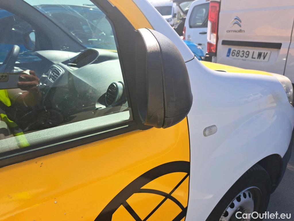  Renault  Kangoo RENAULT  Furgón/2013/3P/furgón derivado de turismo Profesional dCi 55 kW (75 CV) #44