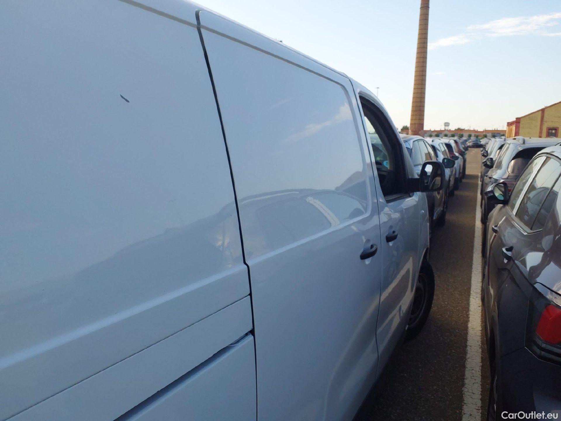  Opel  Vivaro OPEL  / 2019 / 4P / furgón 1.5 Diésel 74kW (100CV) M Std Express #29