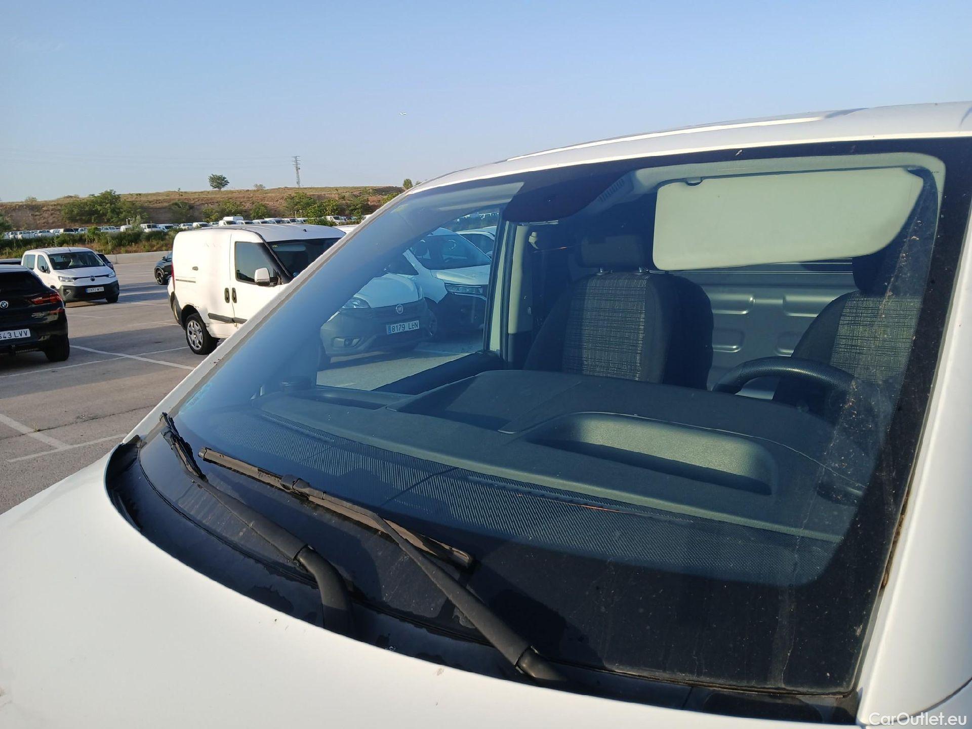  Mercedes  Vito MERCEDES-BENZ  / 2014 / 4P / furgón 111 CDI Larga #13