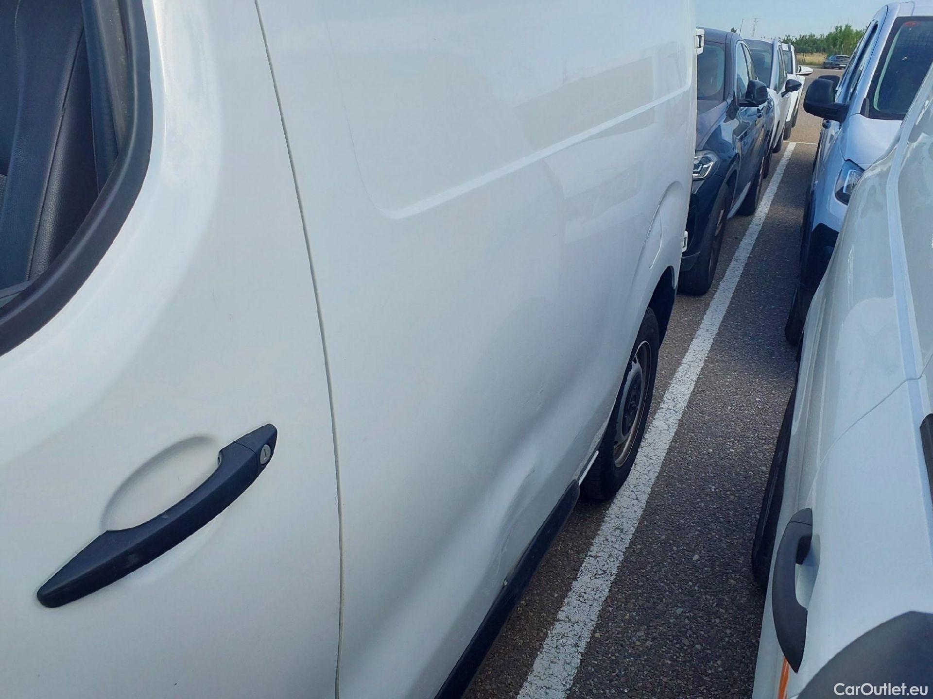  Opel  Vivaro OPEL  / 2019 / 4P / furgón 1.5 Diésel 74kW (100CV) M Std Express #8