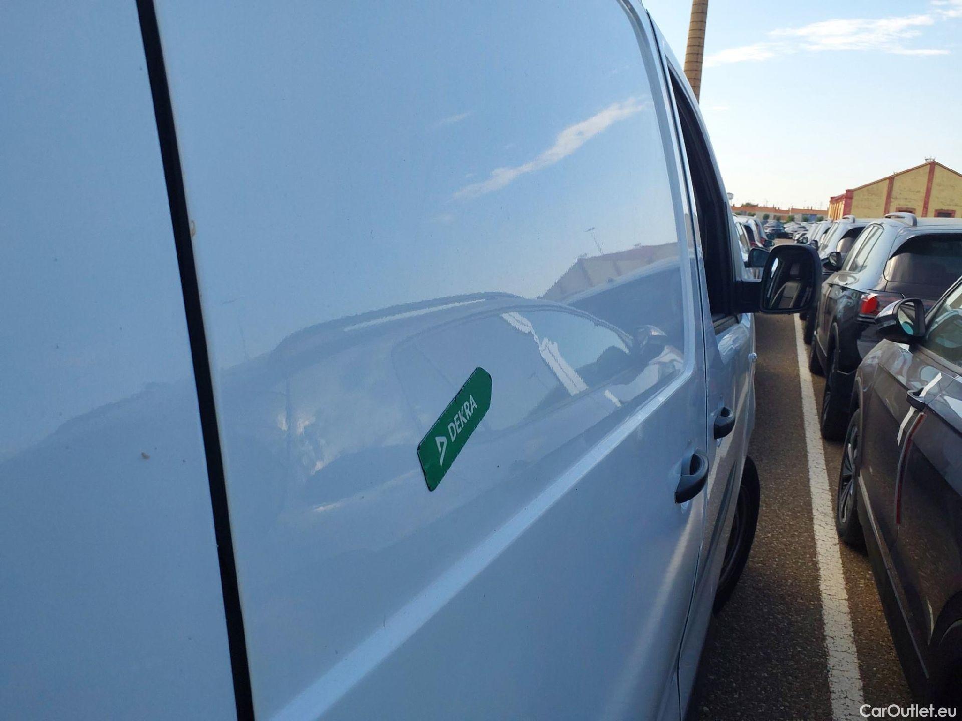  Opel  Vivaro OPEL  / 2019 / 4P / furgón 1.5 Diésel 74kW (100CV) M Std Express #30