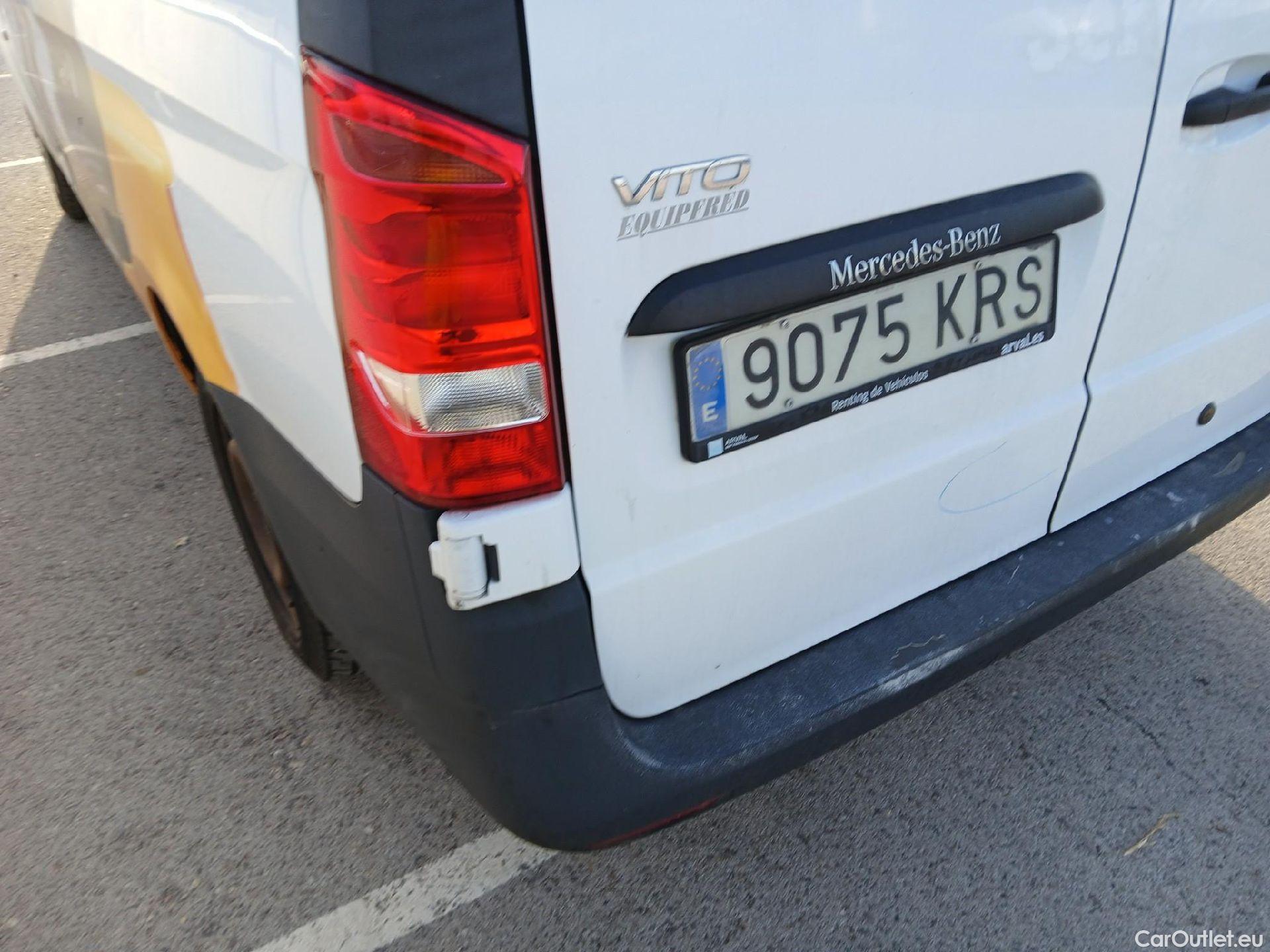  Mercedes  Vito MERCEDES-BENZ  / 2014 / 4P / furgón 111 CDI Larga #23