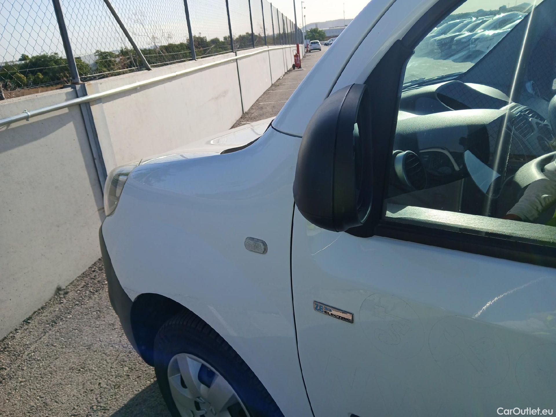  Renault  Kangoo RENAULT  Z.E./2013/3P/furgón derivado de turismo Z.E. #25
