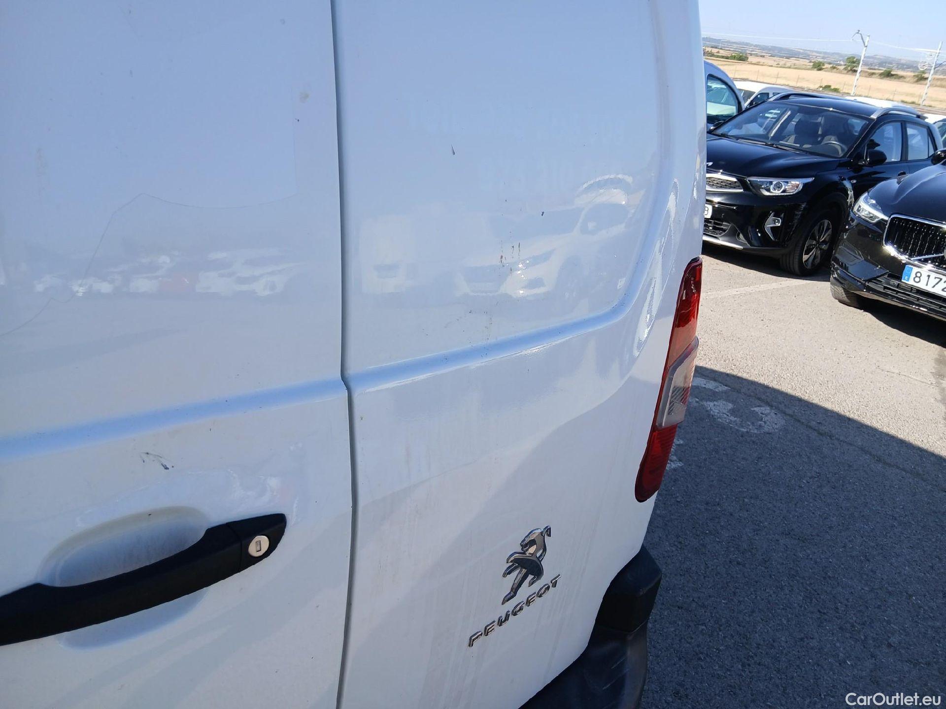  Peugeot  Partner PEUGEOT  / 2018 / 3P / furgón derivado de turismo Pro Standard 600kg BlueHDi 73kW (AC) #21