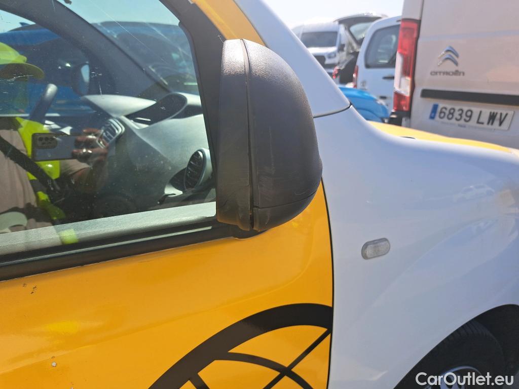 Renault  Kangoo RENAULT  Furgón/2013/3P/furgón derivado de turismo Profesional dCi 55 kW (75 CV) #40