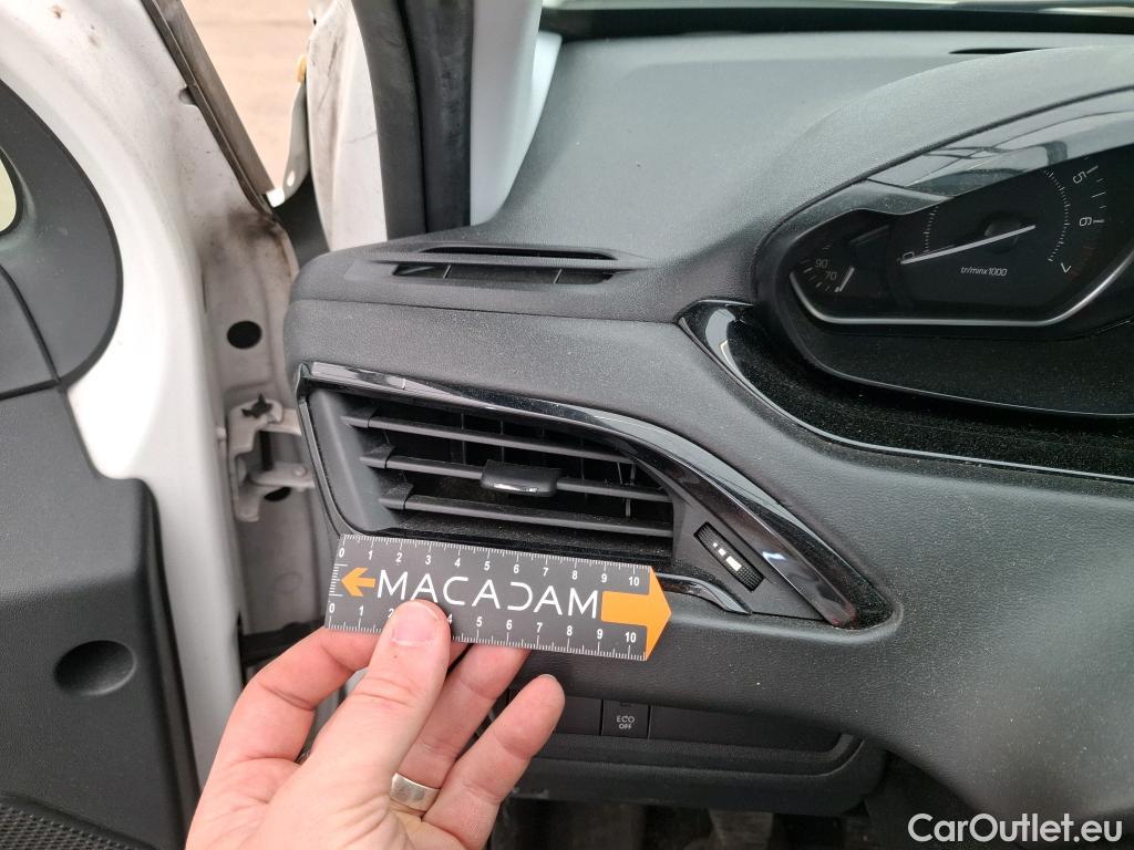  Peugeot  208  Affaire Premium Pack 1.2 80CV BVM5 E6dT #18