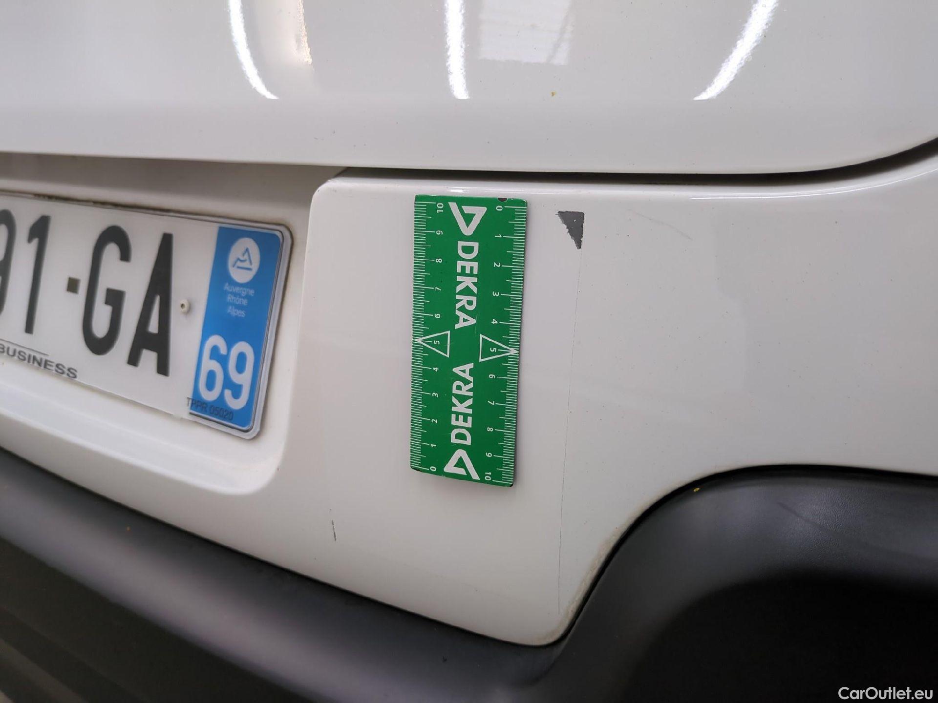  Citroen  C3  Société Feel 1.5 BlueHDI 100CV BVM6 E6dT #12