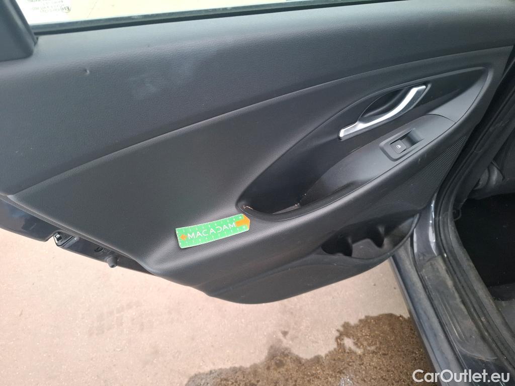  Hyundai  i30  cw Business 1.6 CRDi 115CV BVM6 E6d #8