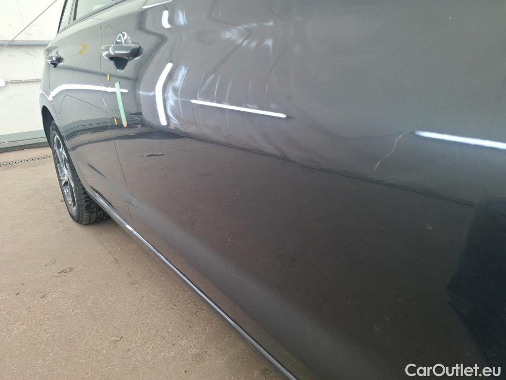  Hyundai  i30  cw Business 1.6 CRDi 115CV BVM6 E6d #1