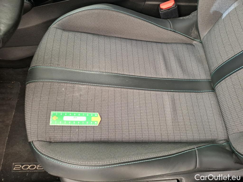  Peugeot  2008  Allure Pack 1.2 PureTech 130CV BVA8 E6d #27