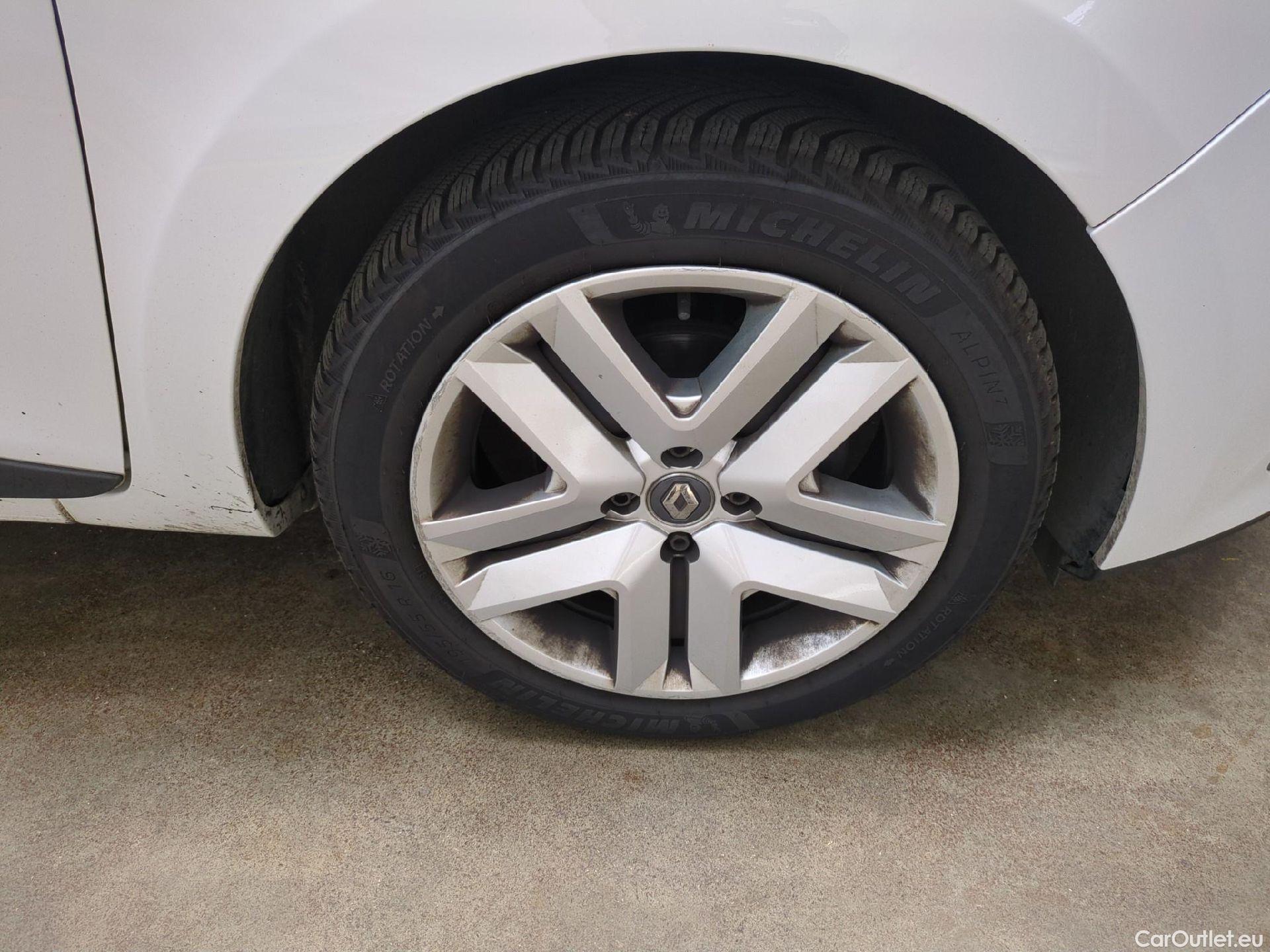  Renault  Clio  IV Business 0.9 TCe 90CV BVM5 E6 #17