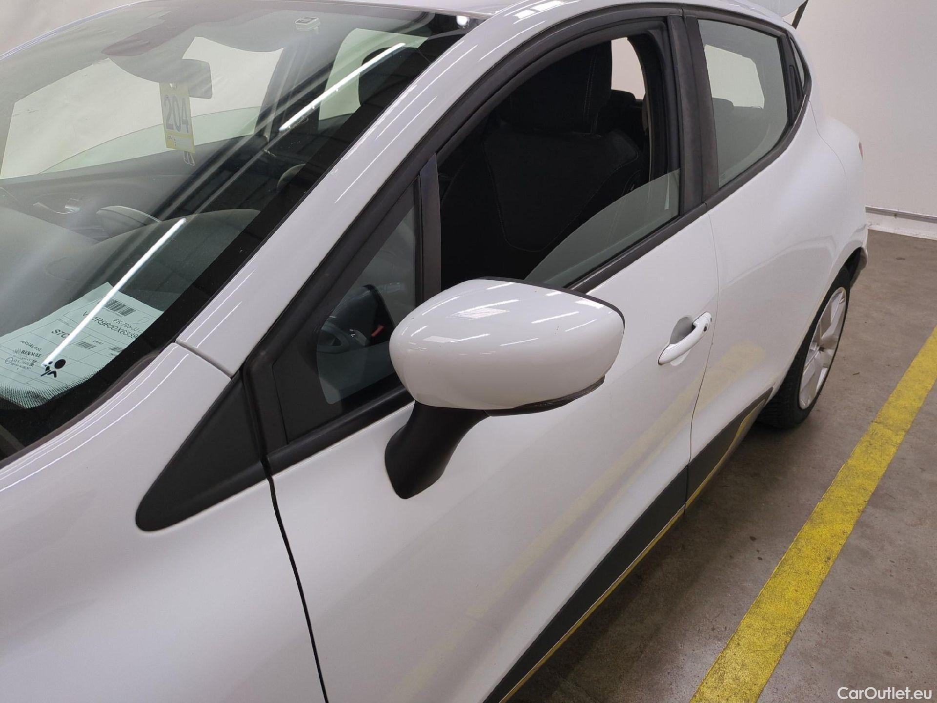  Renault  Clio  IV Business 0.9 TCe 90CV BVM5 E6 #22