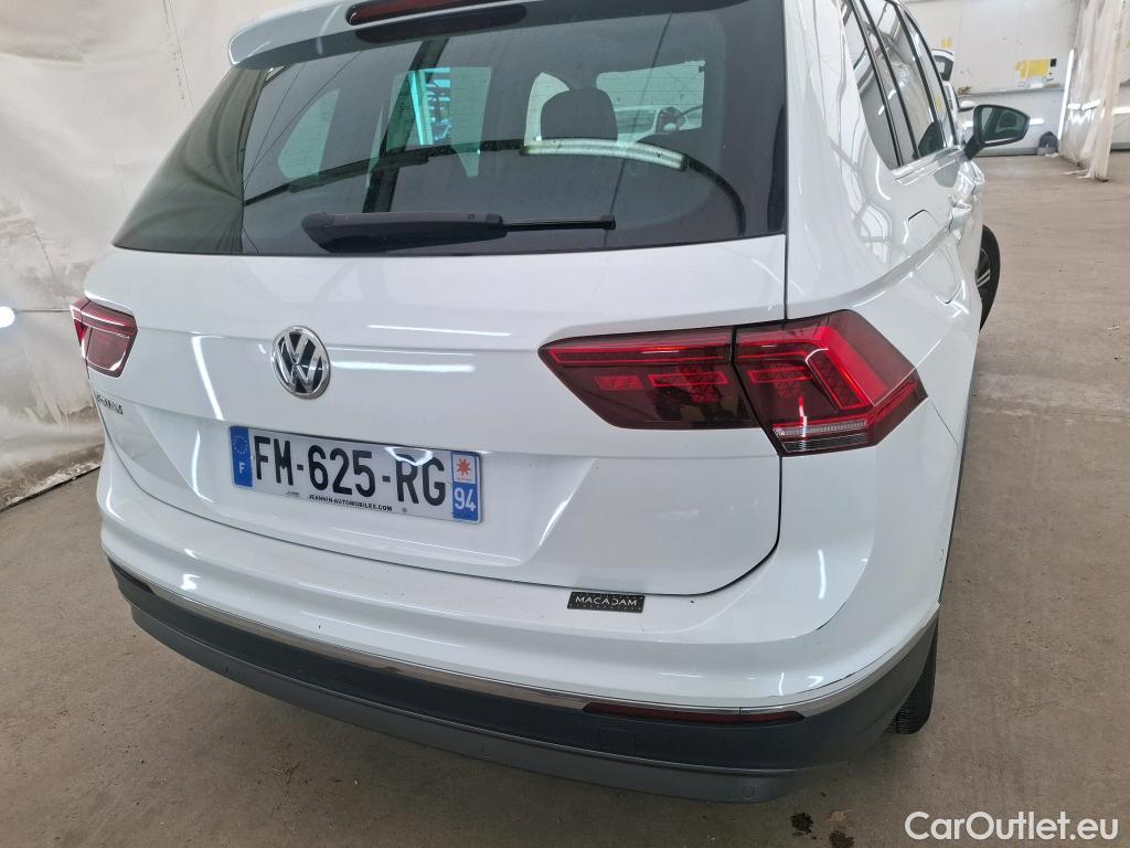  Volkswagen  Tiguan VOLKSWAGEN   2016  5P  SUV 20 TDI 150 DSG7 Carat Exclusive #24