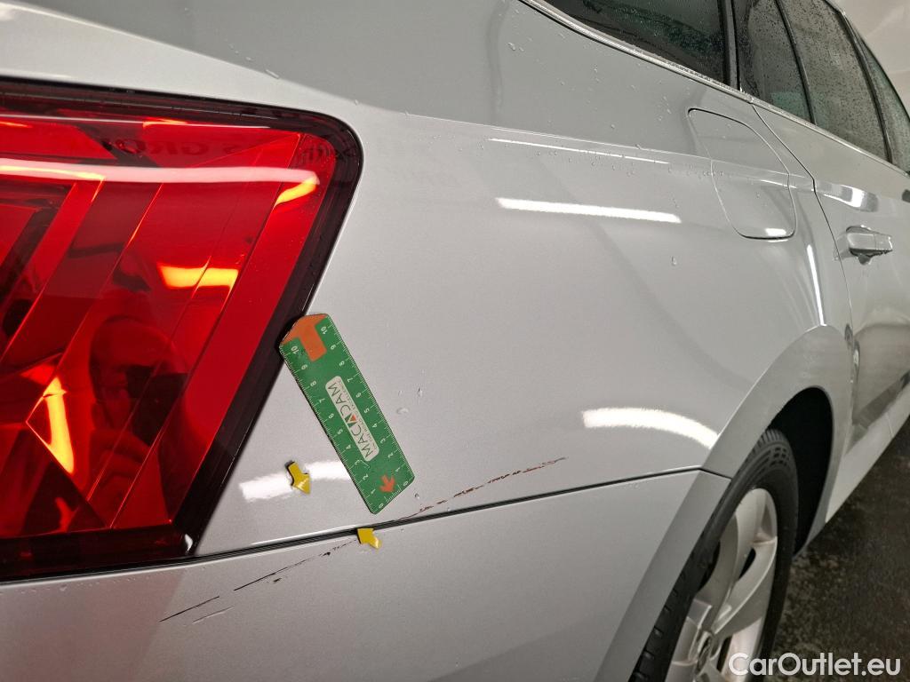  Skoda  Superb SKODA  Combi / 2019 / 5P / Break 1.4 TSI PHEV 218ch DSG6 Business #7