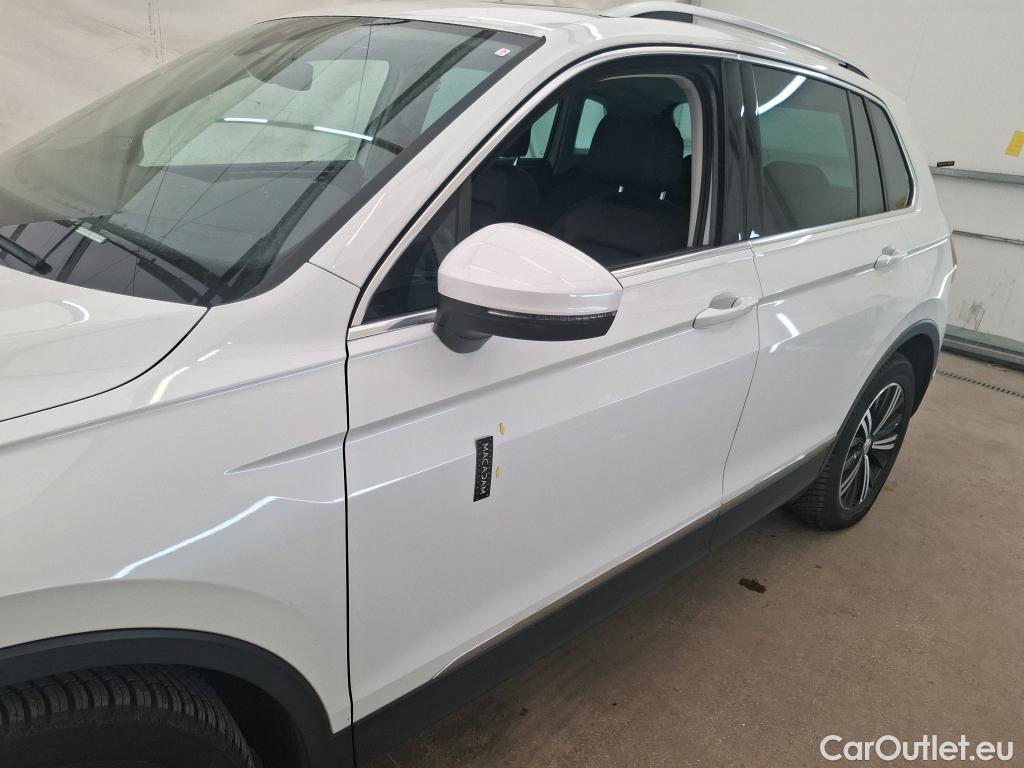  Volkswagen  Tiguan VOLKSWAGEN   2016  5P  SUV 20 TDI 150 DSG7 Carat Exclusive #1
