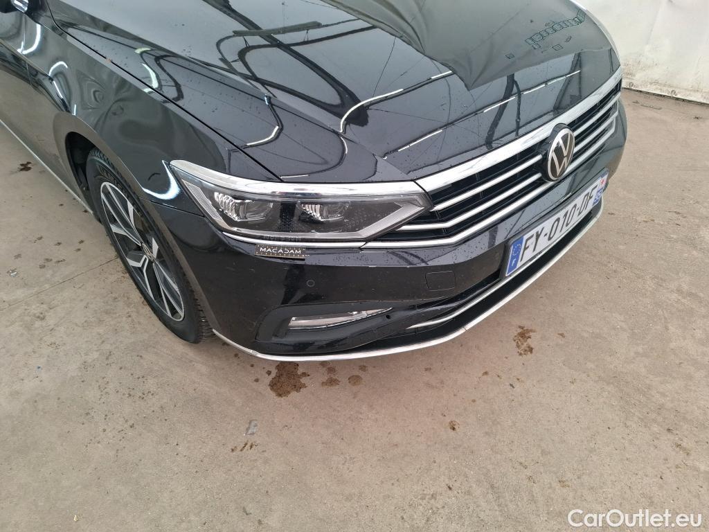  Volkswagen  Passat VOLKSWAGEN  SW / 2019 / 5P / Break 2.0 TDI 150 SCR DSG7 SW ELEGANCE #9