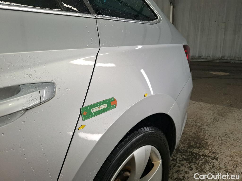  Skoda  Superb SKODA  Combi / 2019 / 5P / Break 1.4 TSI PHEV 218ch DSG6 Business #1