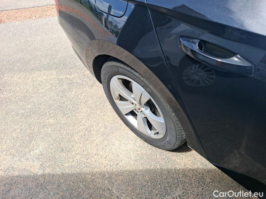  Skoda  Superb  Break Business 2.0 TDI 150CV BVA7 E6d #8