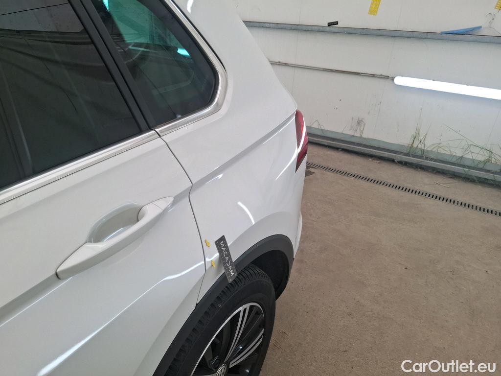  Volkswagen  Tiguan VOLKSWAGEN   2016  5P  SUV 20 TDI 150 DSG7 Carat Exclusive #28