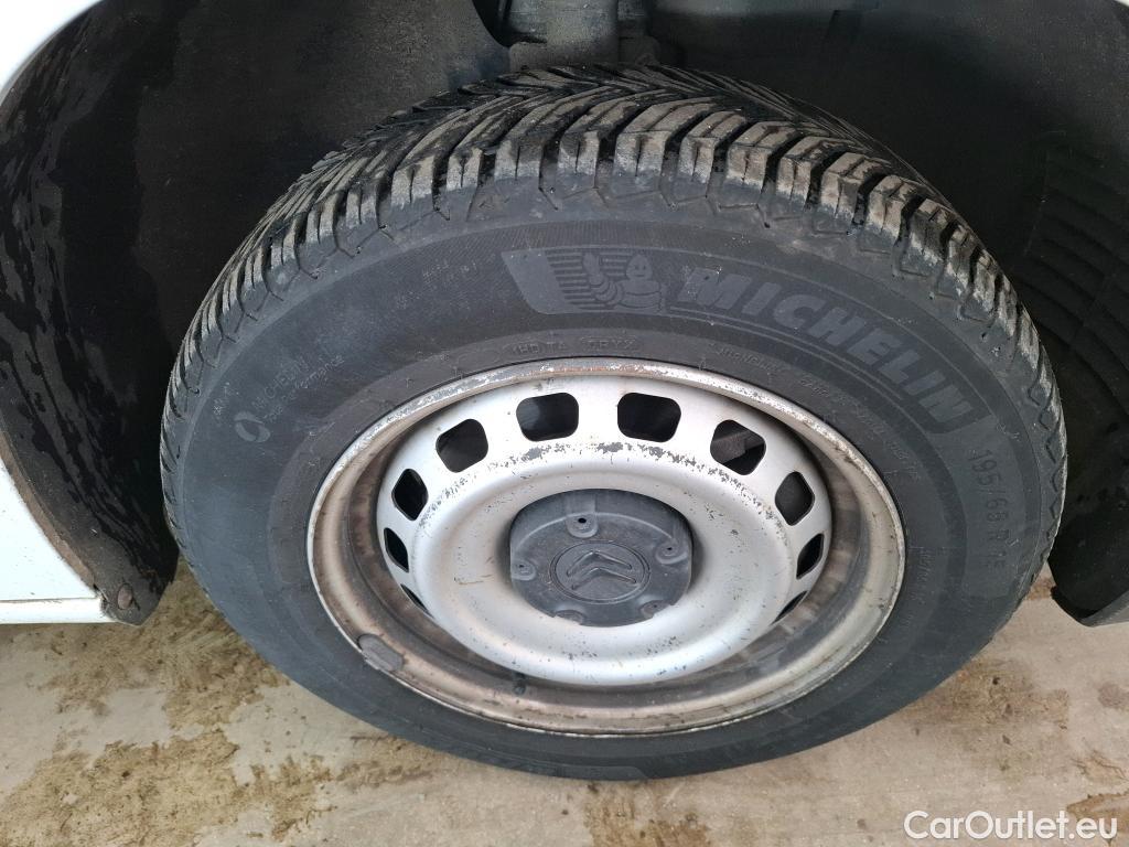  Citroen  Berlingo CITROEN  / 2018 / 4P / Fourgonnette M 650kg BlueHDi 75 S&S BVM Club #7