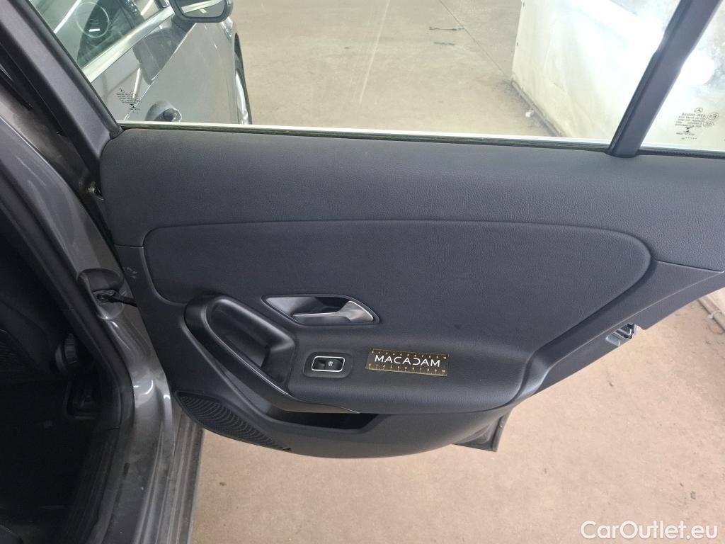  Mercedes  A-Klasse MERCEDES-BENZ Classe A Berline / 2018 / 4P / Berline A 250 e Business Line 8G-DCT #42