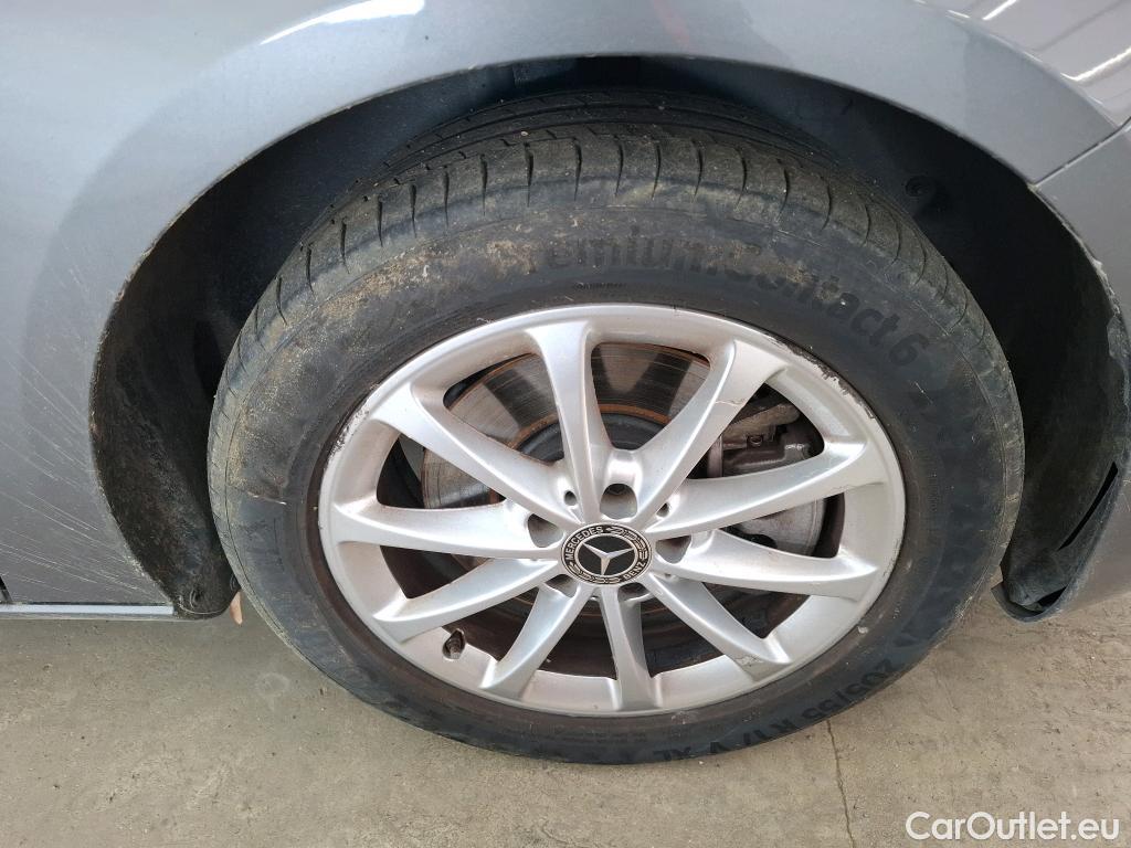  Mercedes  A-Klasse MERCEDES-BENZ Classe A Berline / 2018 / 4P / Berline A 250 e Business Line 8G-DCT #48