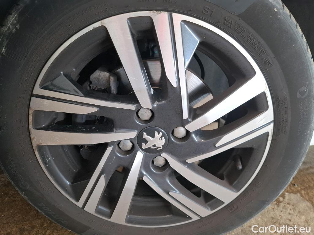  Peugeot  208  Allure Business 1.2 PureTech 100CV BVM6 E6d #16