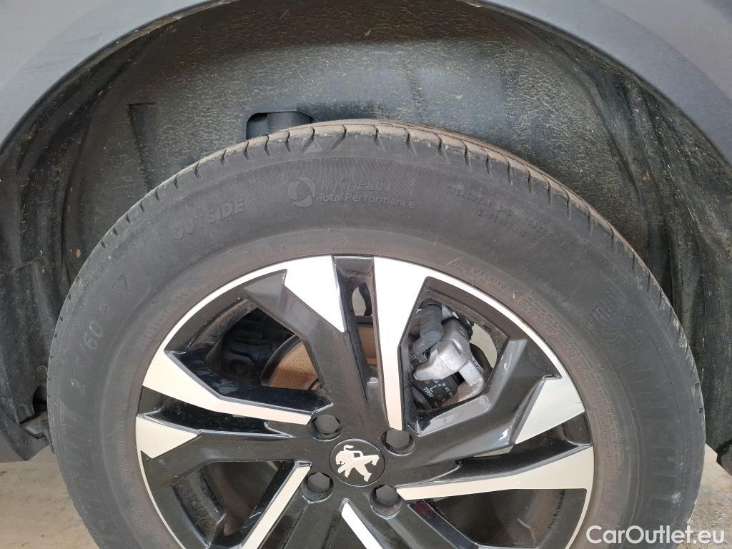  Peugeot  2008  Allure 1.5 HDi 130CV BVA8 E6d #29